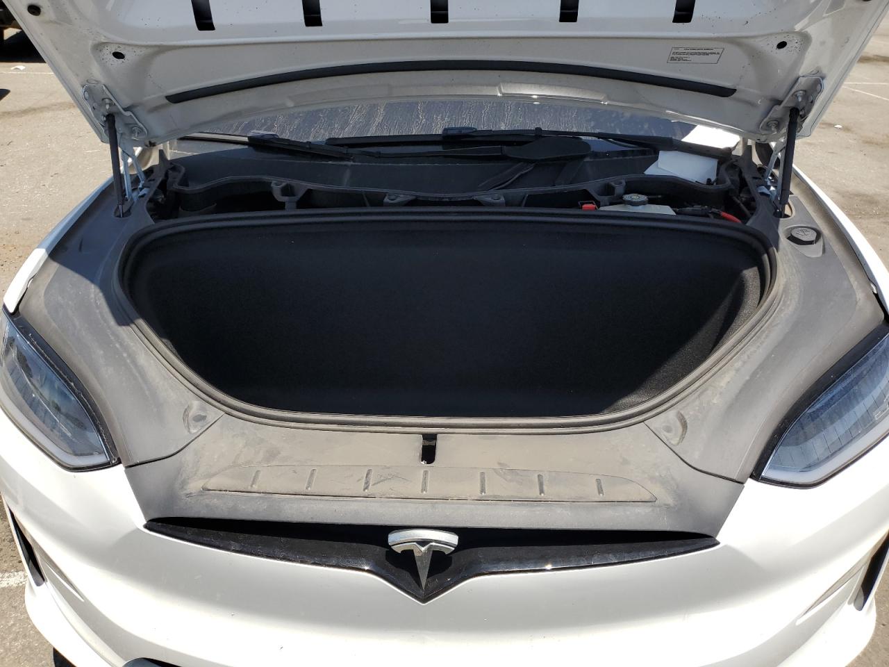 2023 Tesla Model X VIN: 7SAXCBE52PF417849 Lot: 63702015