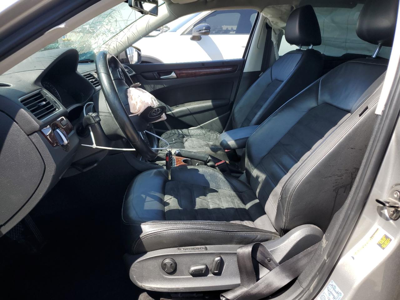 2013 Volkswagen Passat Sel VIN: 1VWCN7A31DC122318 Lot: 63273435