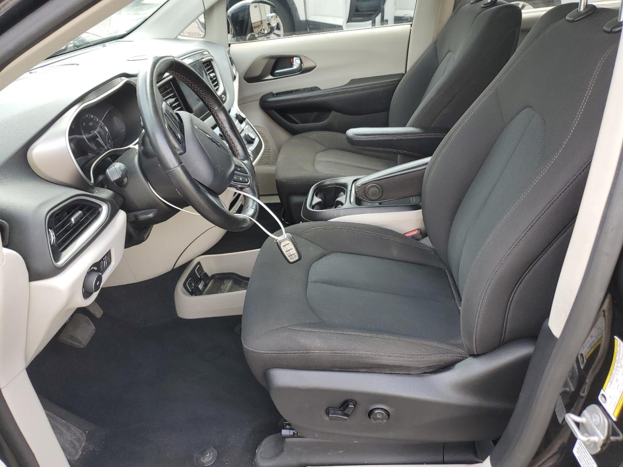 2020 Chrysler Pacifica Touring VIN: 2C4RC1FG1LR216121 Lot: 66035465