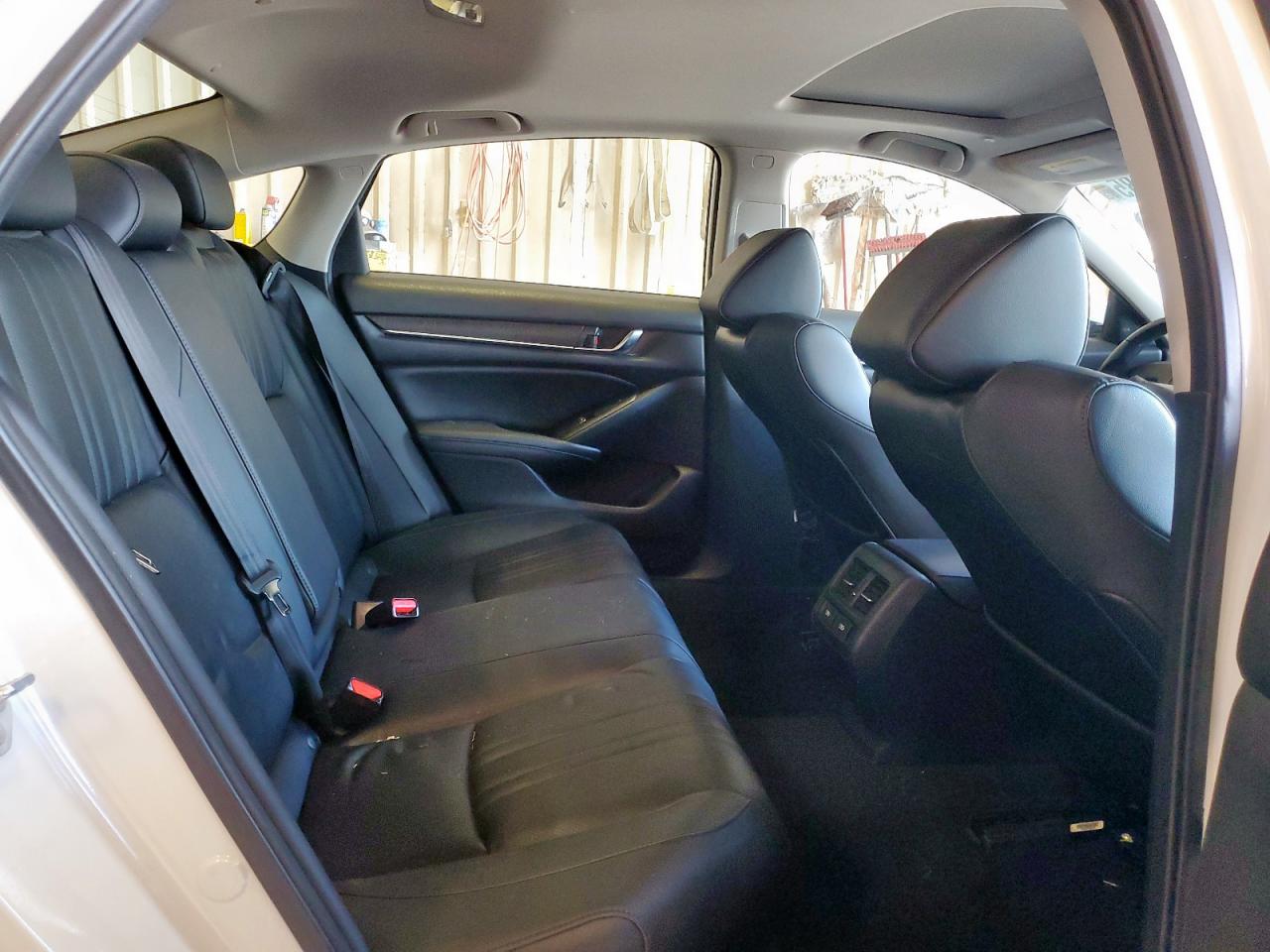 2022 Honda Accord Touring Hybrid VIN: 1HGCV3F93NA019926 Lot: 64770085