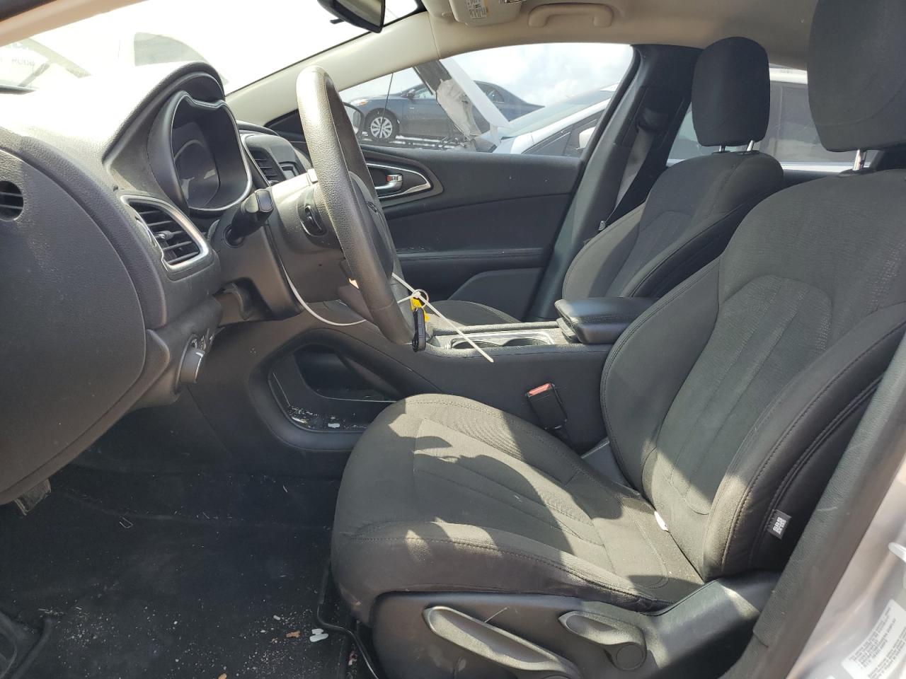2015 Chrysler 200 Limited VIN: 1C3CCCAB9FN589037 Lot: 64088305