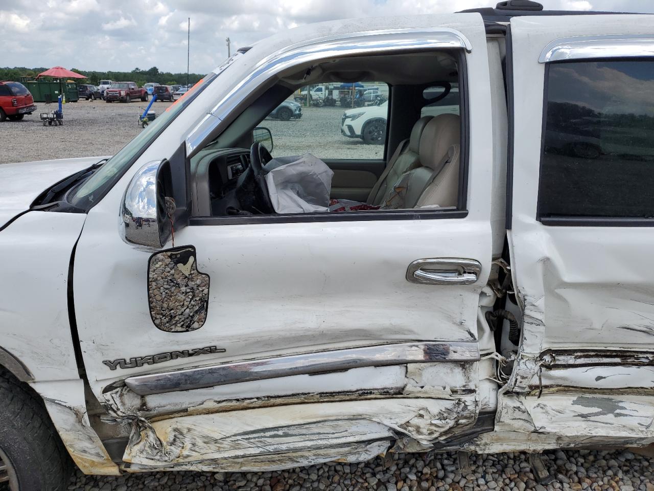 2000 GMC Yukon Xl C1500 VIN: 3GKEC16T0YG200800 Lot: 63770675