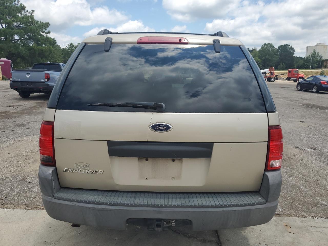2004 Ford Explorer Xls VIN: 1FMZU62K44UB18589 Lot: 63076075