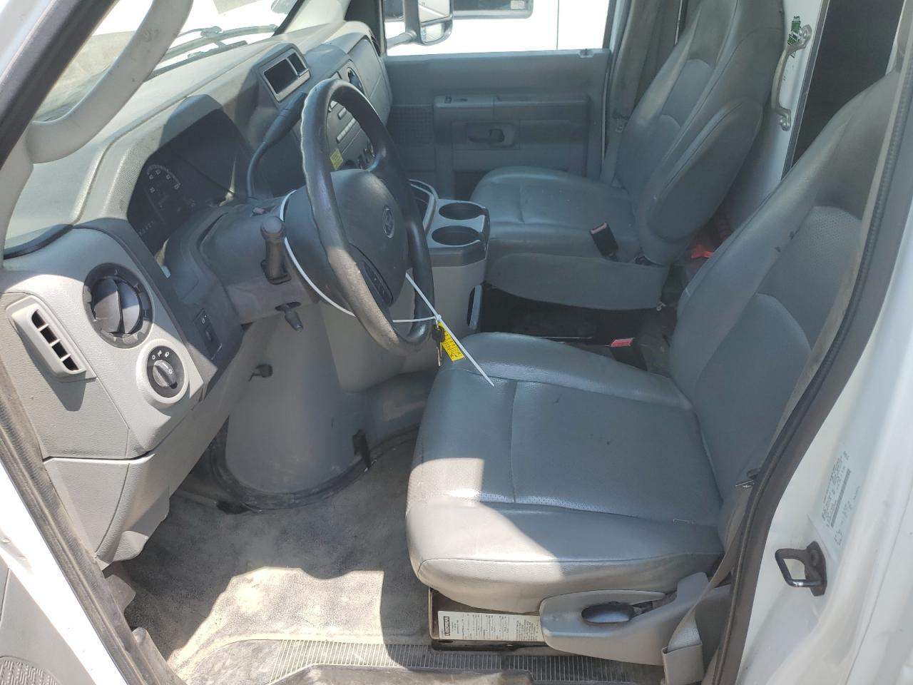 2017 Ford Econoline E350 Super Duty Cutaway Van VIN: 1FDWE3FS1HDC50594 Lot: 64186835