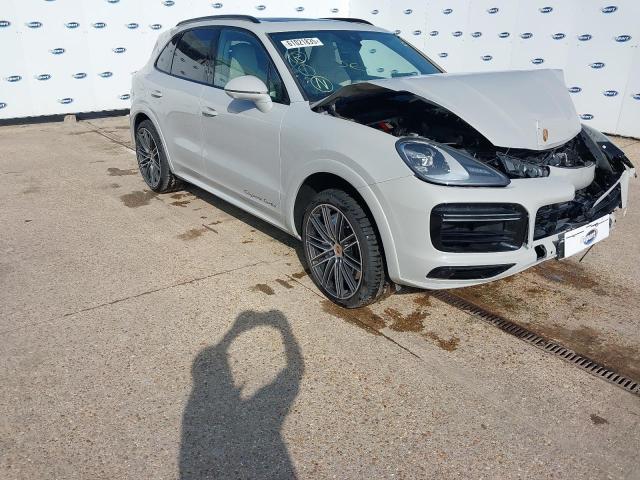 2022 PORSCHE CAYENNE V8
