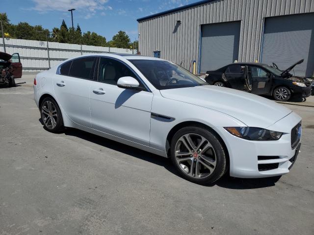  JAGUAR XE 2017 Белы