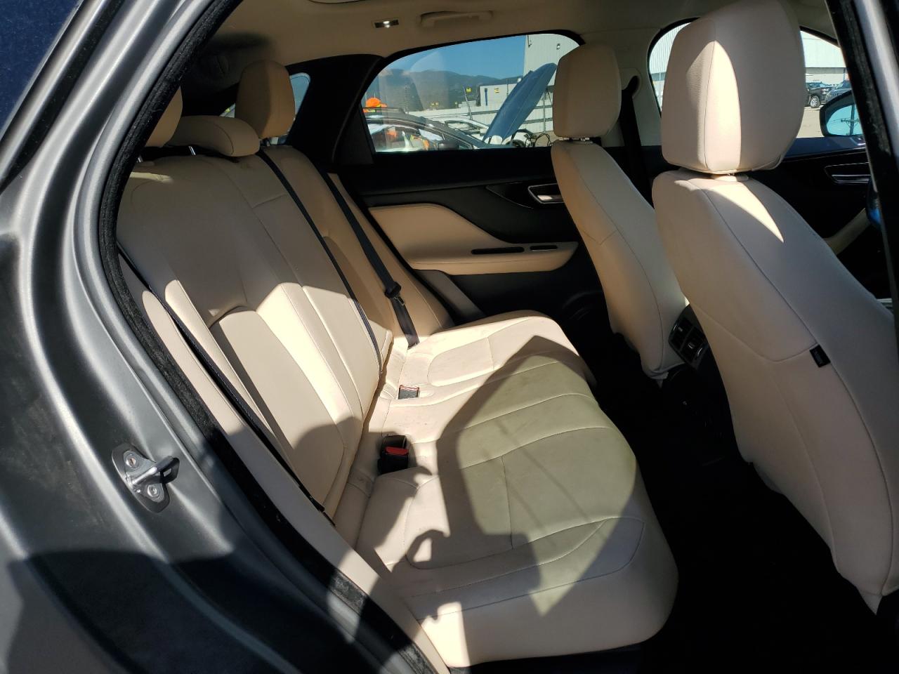2018 Jaguar F-Pace Premium VIN: SADCJ2GX1JA203682 Lot: 63070315