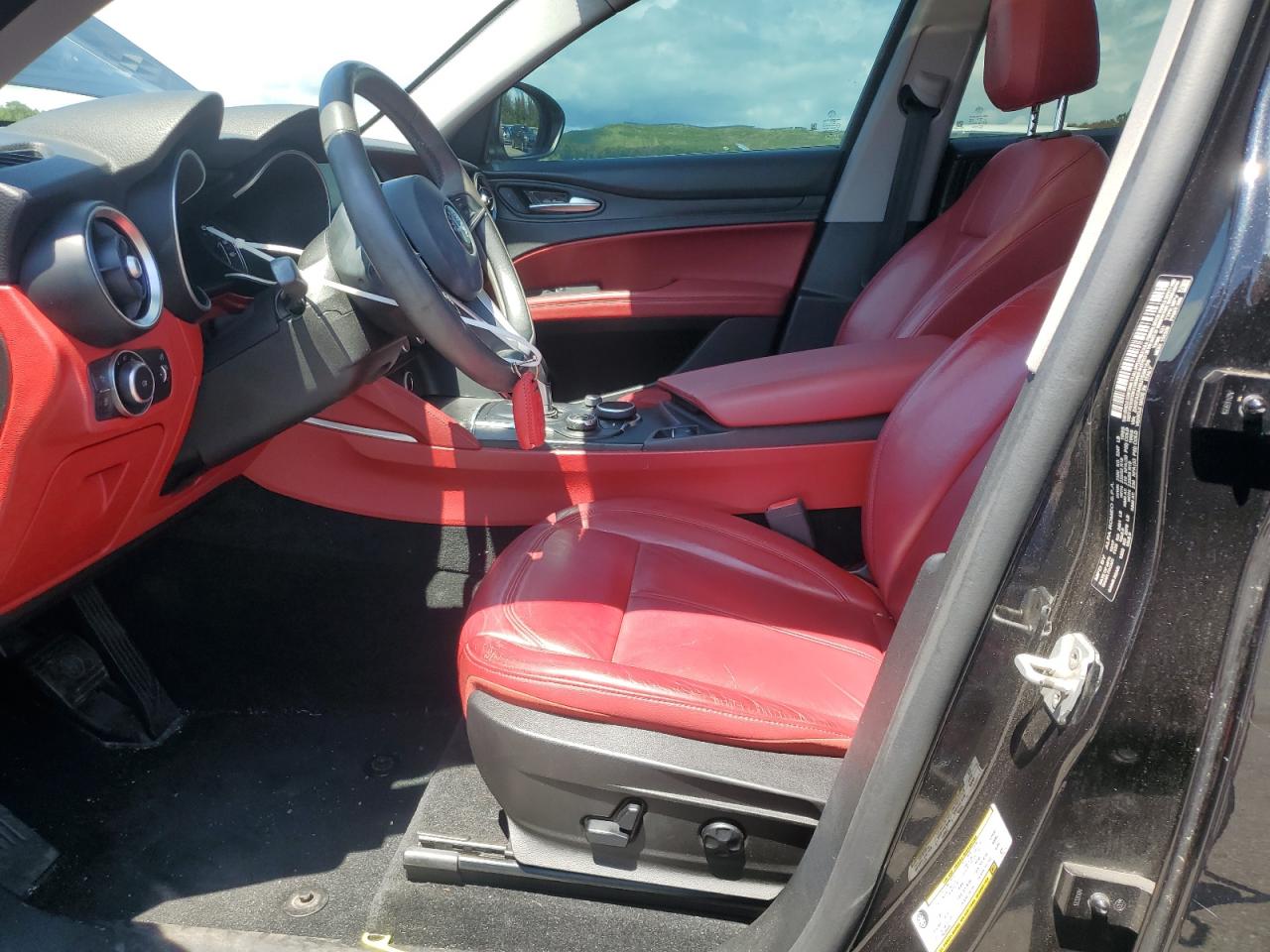 2018 Alfa Romeo Stelvio VIN: ZASFAKAN9J7B98154 Lot: 64700895