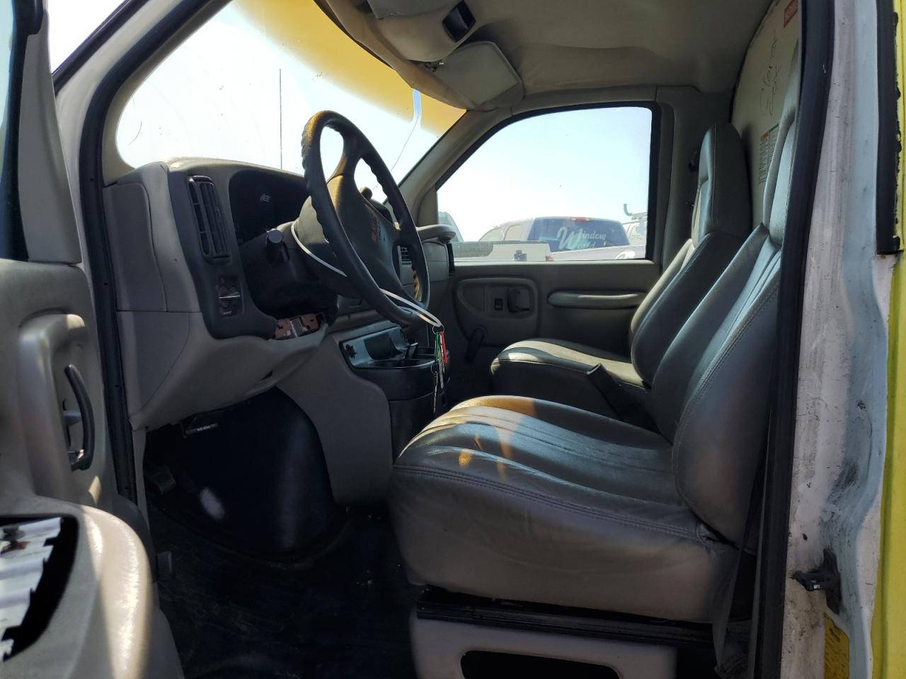 2001 GMC Savana Cutaway G3500 VIN: 1GDJG31R711213534 Lot: 64858925