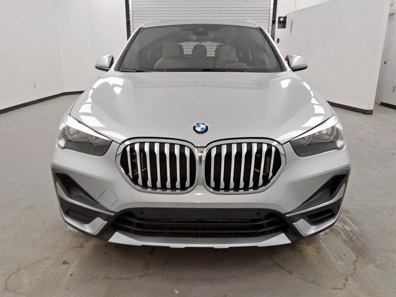  BMW X1 2021 Srebrny