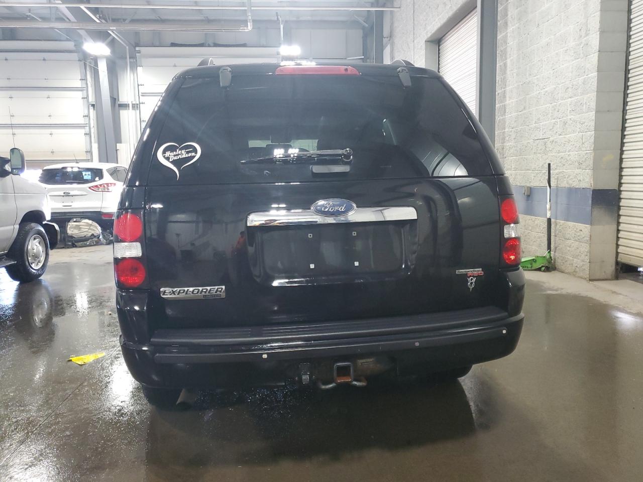 2006 Ford Explorer Limited VIN: 1FMEU75836UB00561 Lot: 64801395