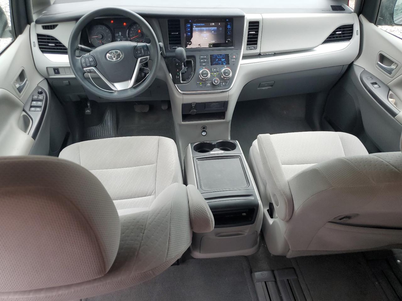 2017 Toyota Sienna Le VIN: 5TDKZ3DC0HS850482 Lot: 64985265