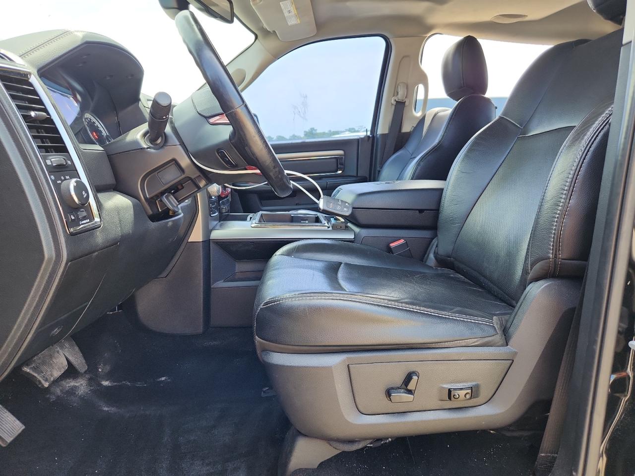 2015 Ram 1500 Sport VIN: 1C6RR7UT9FS543037 Lot: 66272875