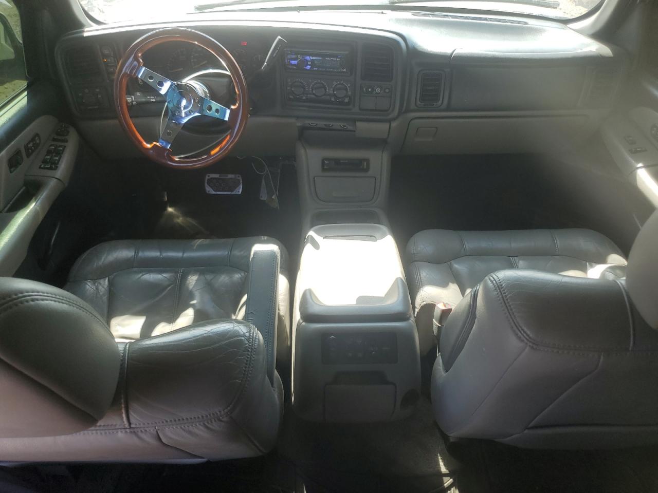 2001 Chevrolet Suburban K2500 VIN: 3GNGK26G91G232075 Lot: 64285465
