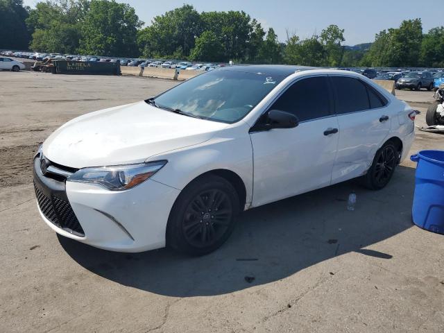  TOYOTA CAMRY 2015 Biały