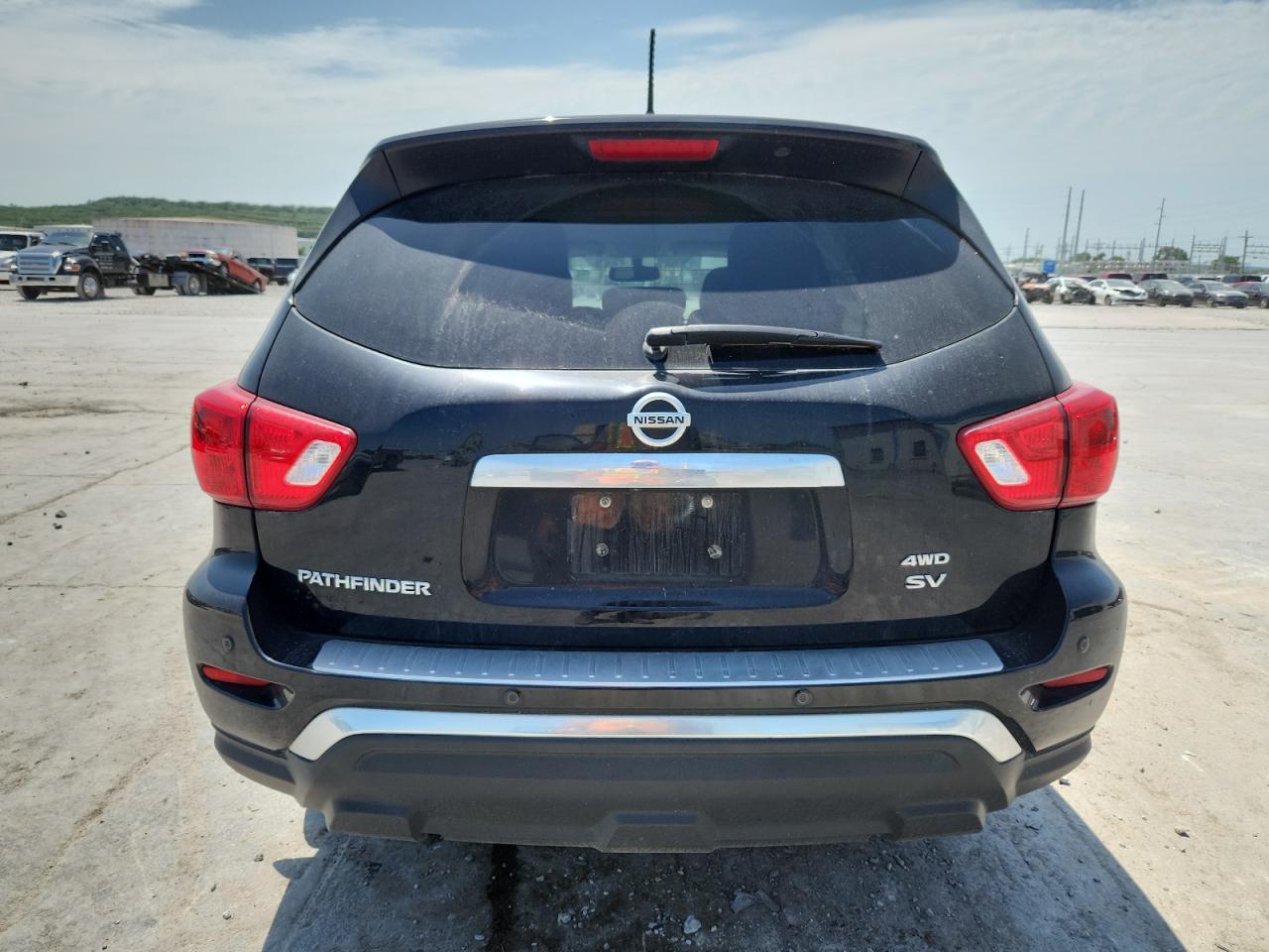 2018 Nissan Pathfinder S VIN: 5N1DR2MM5JC620161 Lot: 64589785