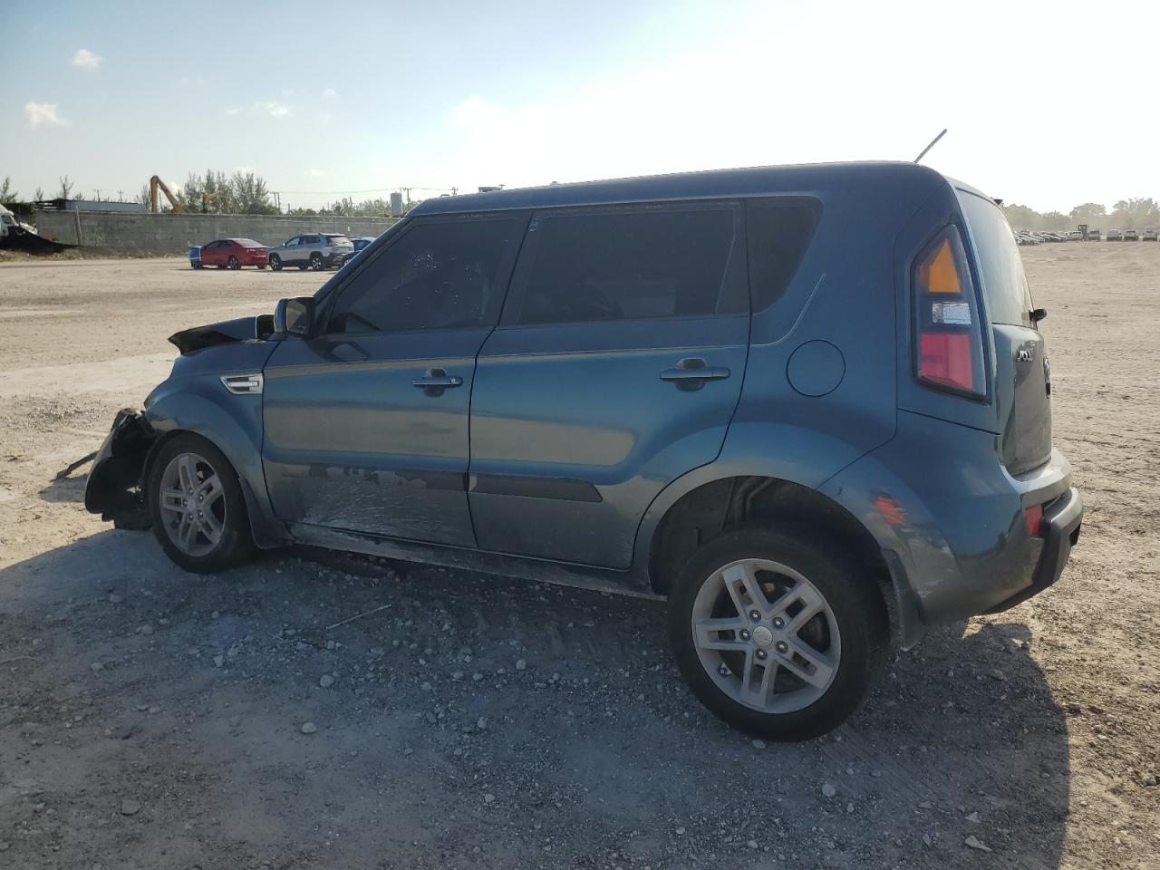 2011 Kia Soul + VIN: KNDJT2A22B7217843 Lot: 66763785