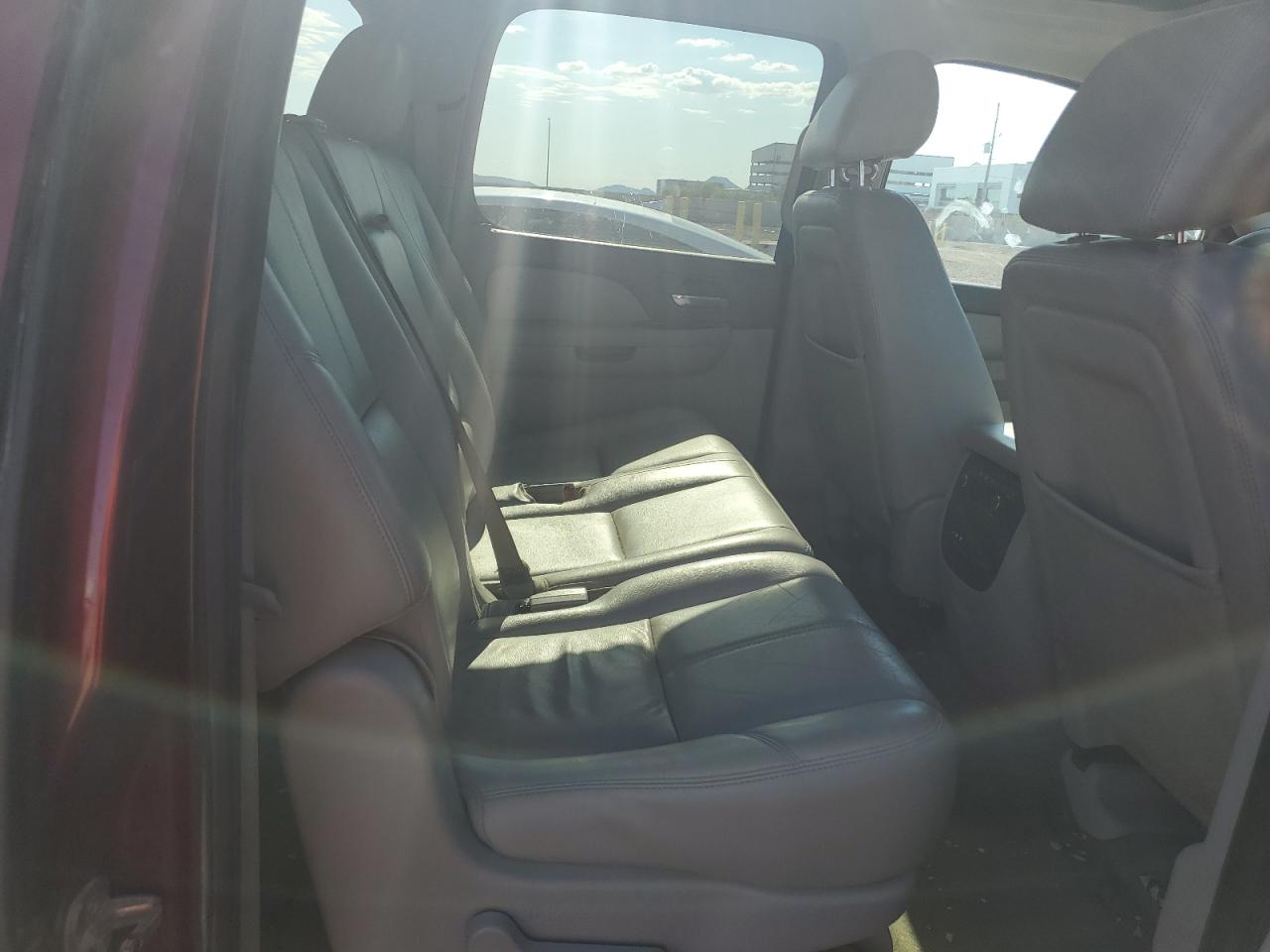 2011 Chevrolet Suburban K1500 Lt VIN: 1GNSKJE38BR325903 Lot: 64165895
