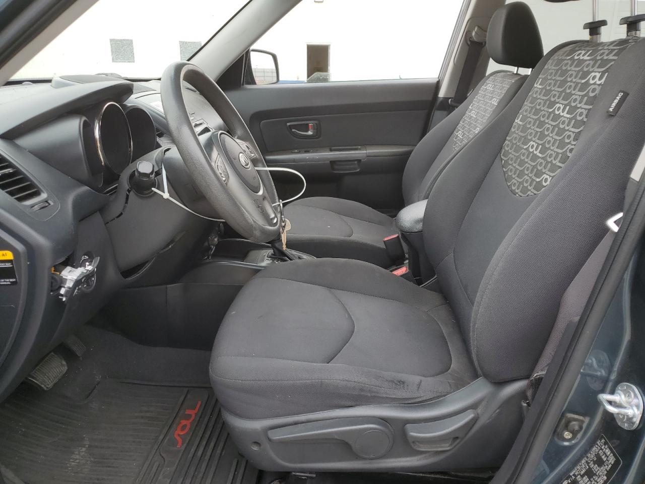 2011 Kia Soul + VIN: KNDJT2A23B7338736 Lot: 63638985