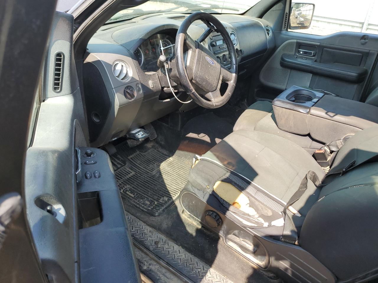 2005 Ford F150 VIN: 1FTRF14575NA15476 Lot: 65002405