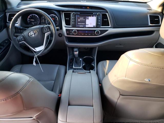 Parquets TOYOTA HIGHLANDER 2015 Biały