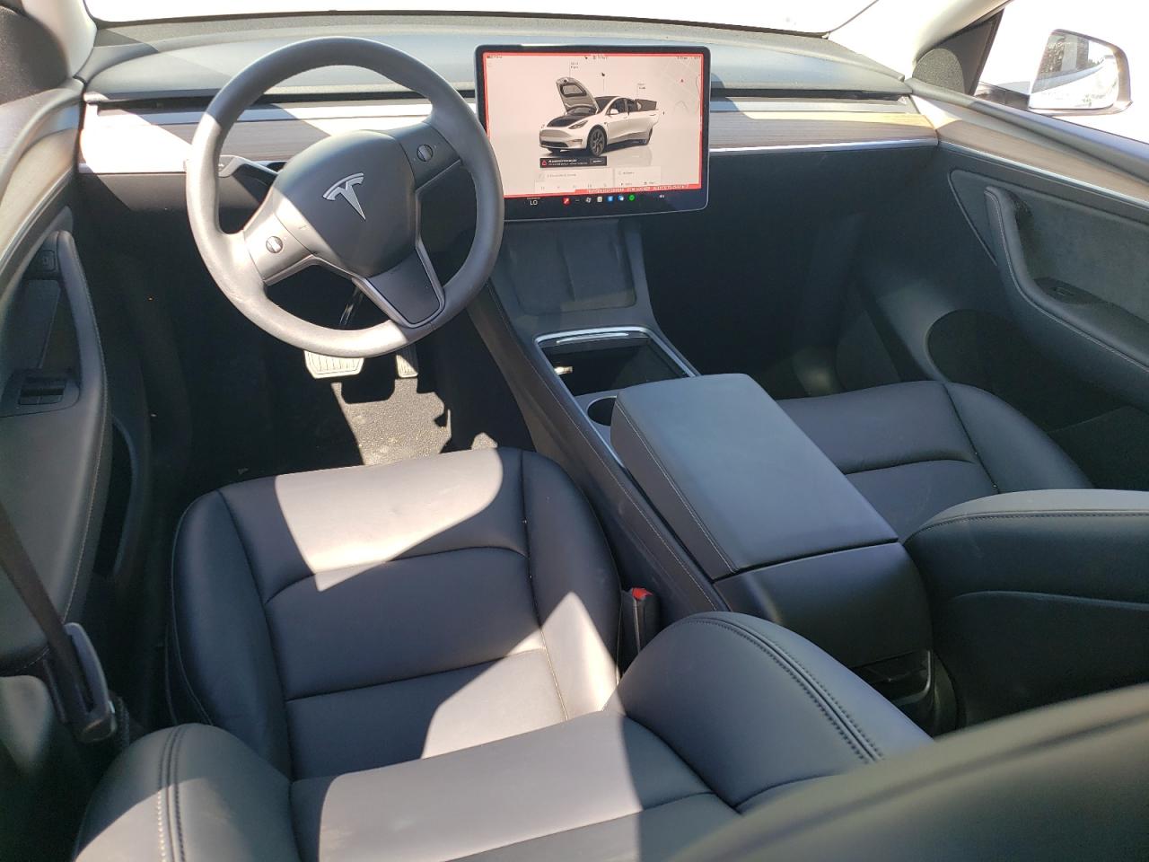 2025 Tesla Model Y VIN: 7SAYGDEE1SF286586 Lot: 62850215