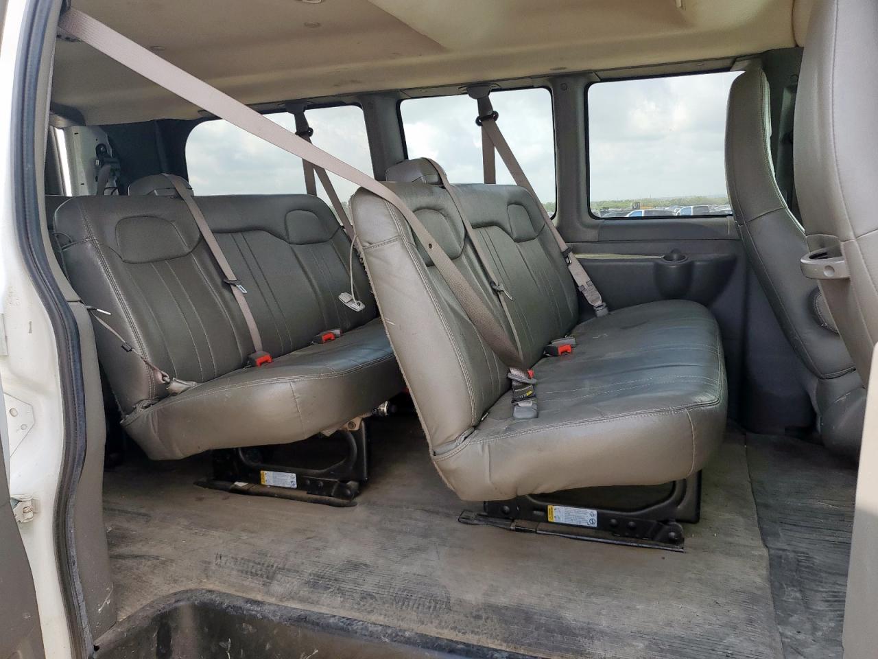 2021 Chevrolet Express G3500 Ls VIN: 1GAZGLFP1M1156890 Lot: 61628755