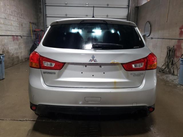  MITSUBISHI OUTLANDER 2015 Srebrny