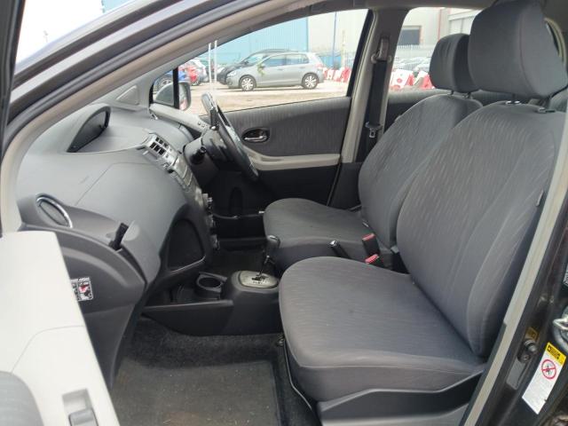 2009 TOYOTA YARIS TR V