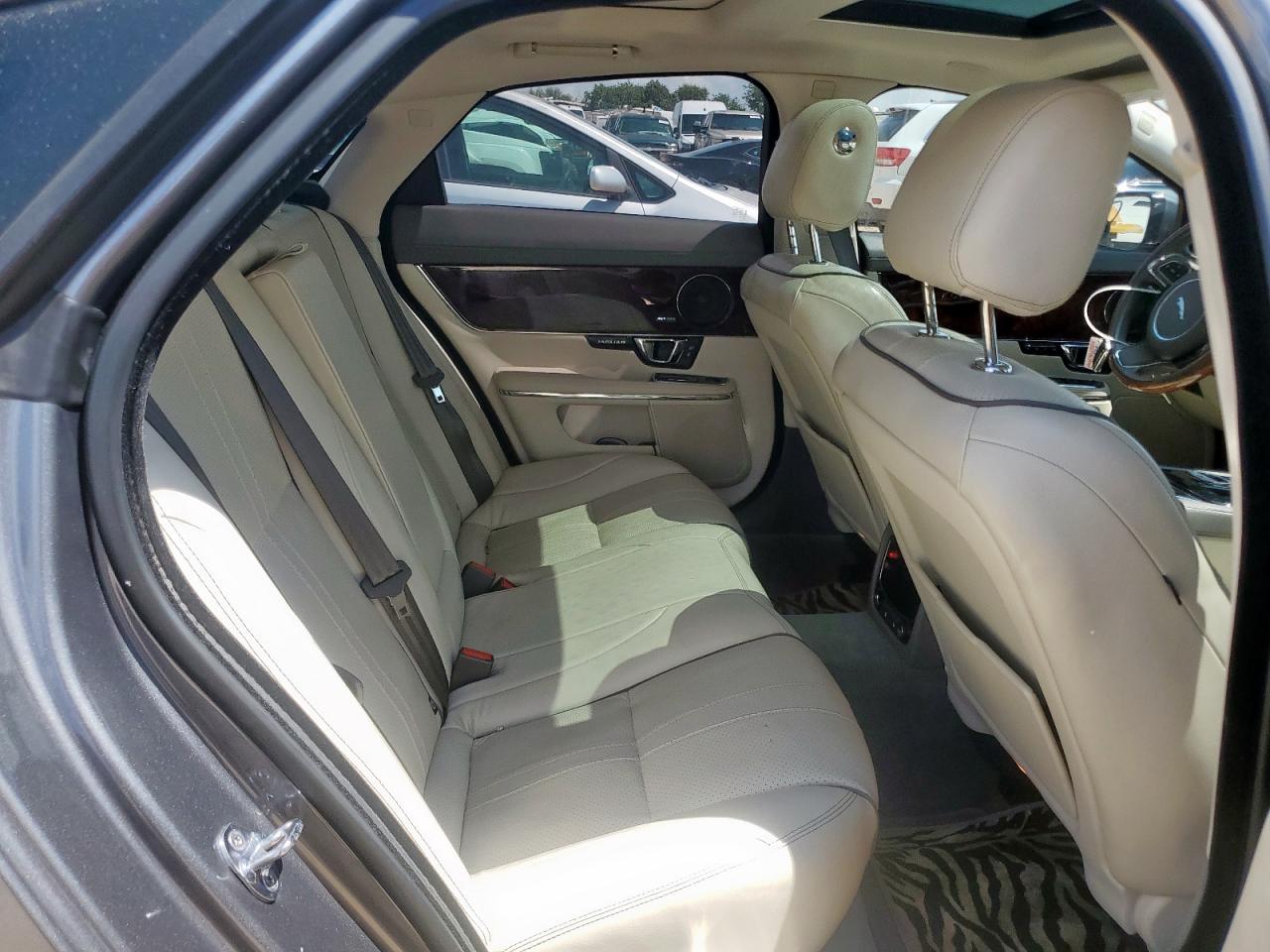 2017 Jaguar Xj VIN: SAJWA1C74H8W09063 Lot: 63699735