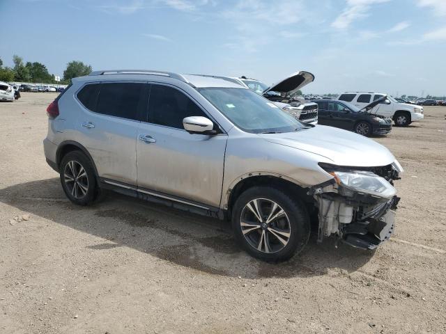  NISSAN ROGUE 2018 Srebrny