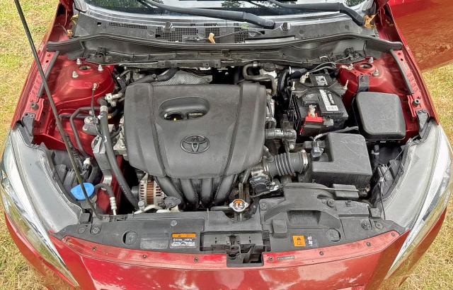 Седаны TOYOTA YARIS 2017 Красный