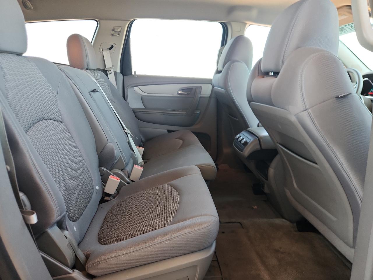 2015 Chevrolet Traverse Ls VIN: 1GNKRFED2FJ227651 Lot: 64687195