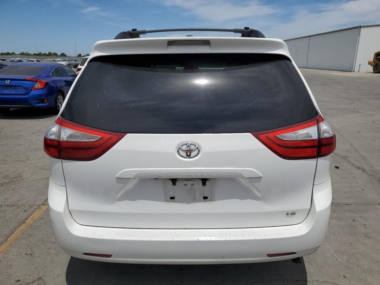 2015 Toyota Sienna Le VIN: 5TDKK3DC0FS596709 Lot: 63520915
