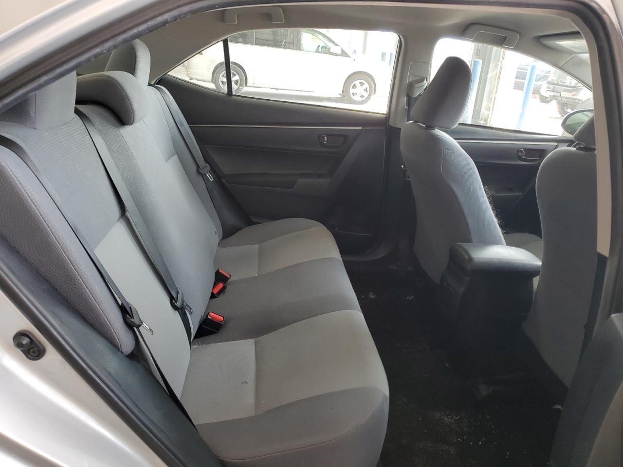 2015 Toyota Corolla L VIN: 5YFBURHE8FP226822 Lot: 65218155