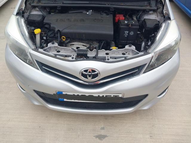 2012 TOYOTA YARIS TR V