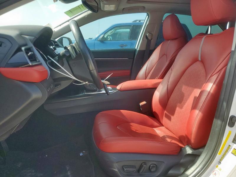  TOYOTA CAMRY 2019 White
