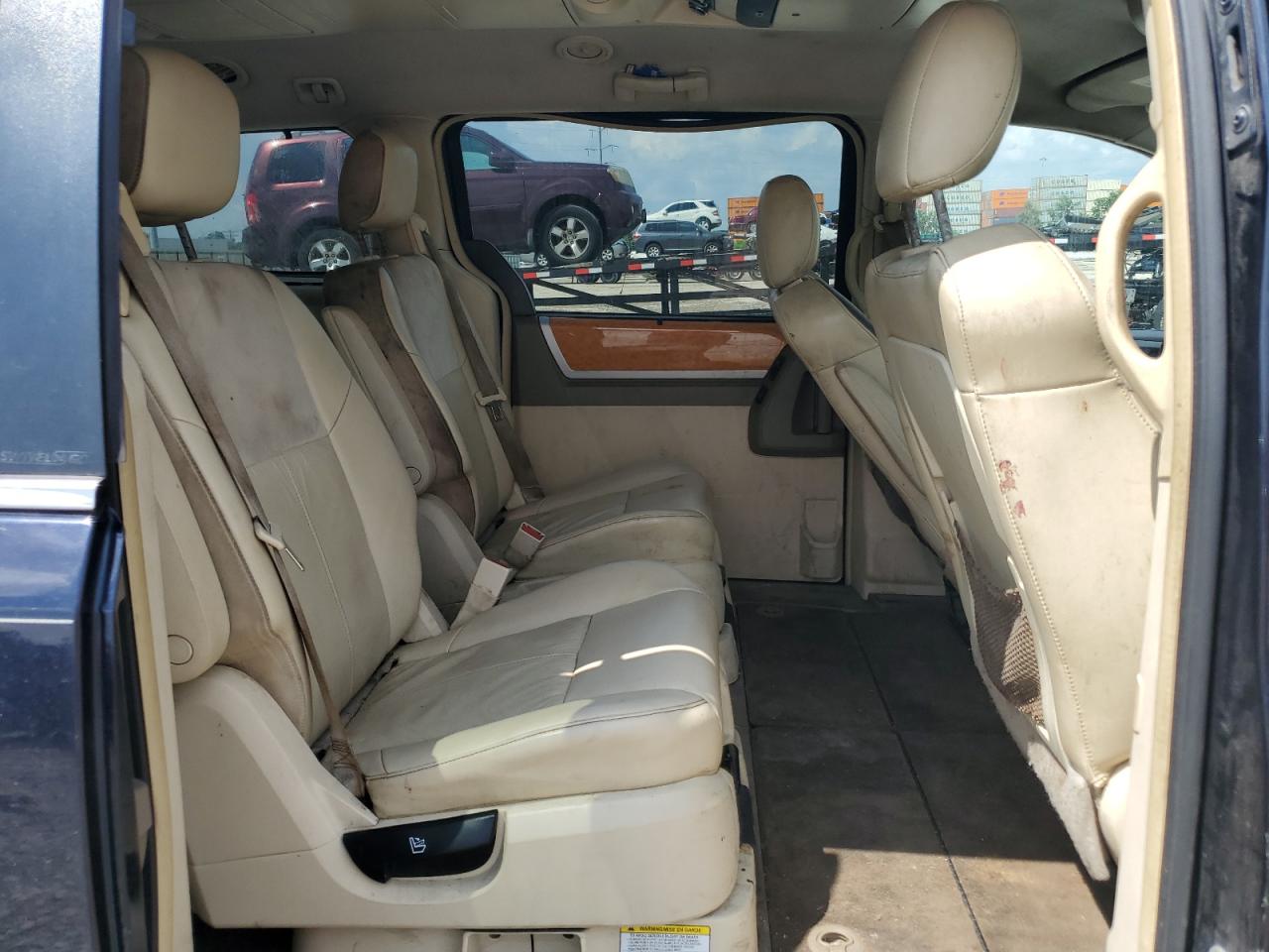 2010 Chrysler Town & Country Limited VIN: 2A4RR6DX6AR184739 Lot: 64716295