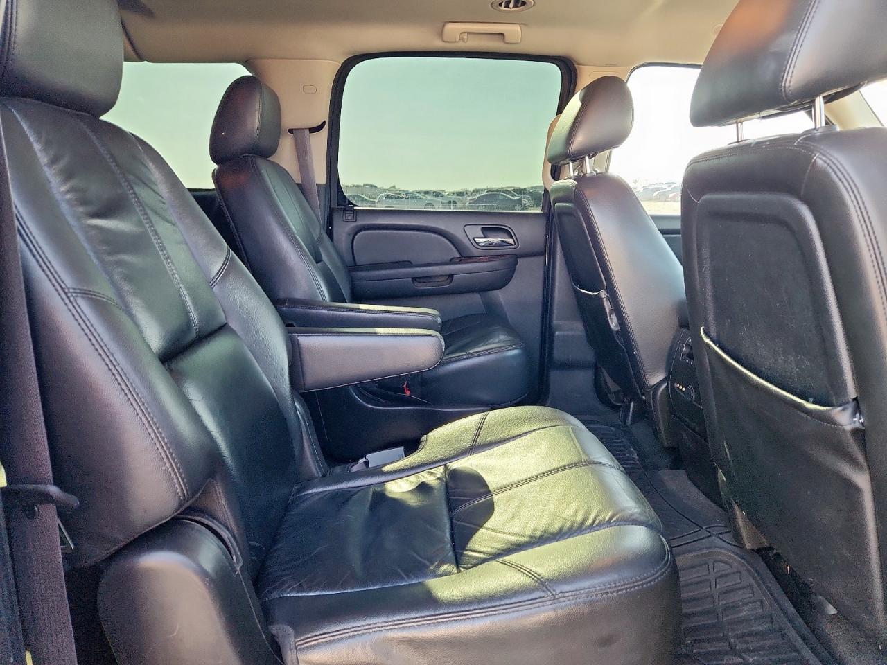 2011 Chevrolet Suburban C1500 Lt VIN: 1GNSCJE00BR291796 Lot: 64288365