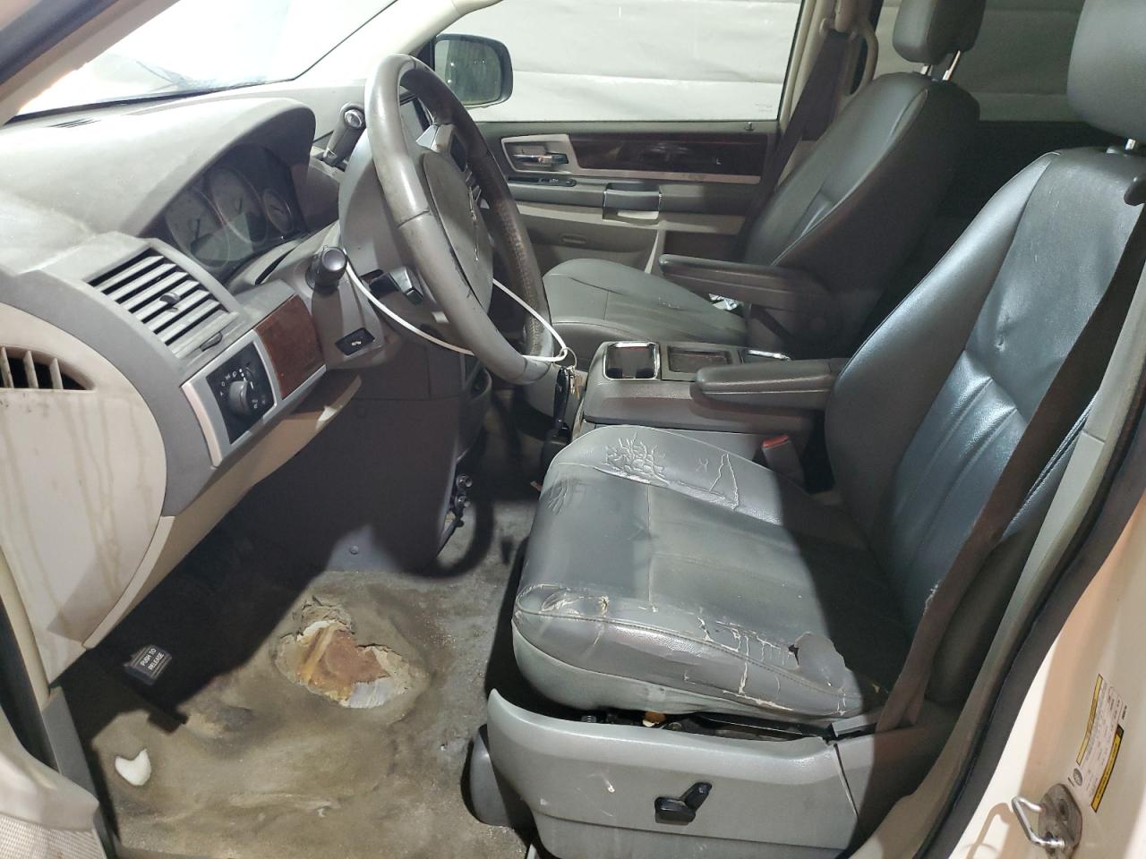 2010 Chrysler Town & Country Touring VIN: 2A4RR5D19AR368756 Lot: 64323825
