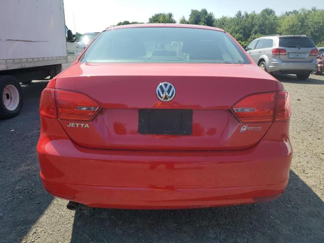 Sedans VOLKSWAGEN JETTA 2012 Czerwony