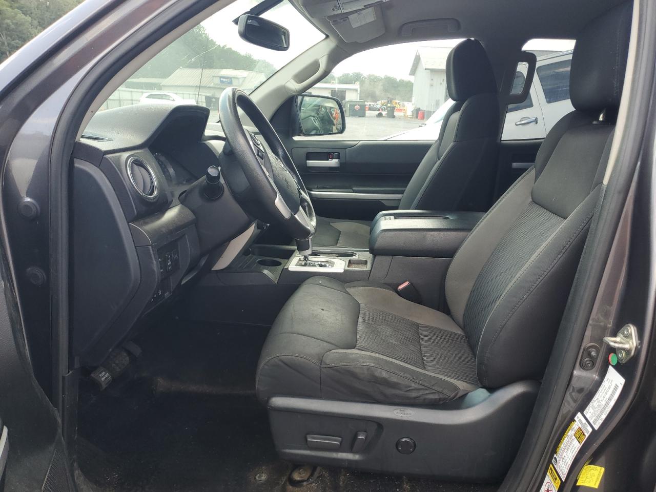 2017 Toyota Tundra Double Cab Sr VIN: 5TFUY5F11HX621970 Lot: 63328315