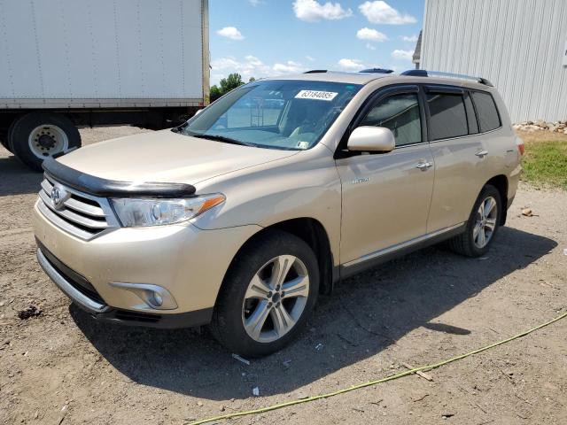  TOYOTA HIGHLANDER 2013 Бежевый