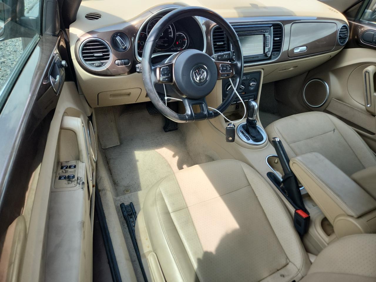 2015 Volkswagen Beetle 1.8T VIN: 3VW517AT0FM810428 Lot: 64264465