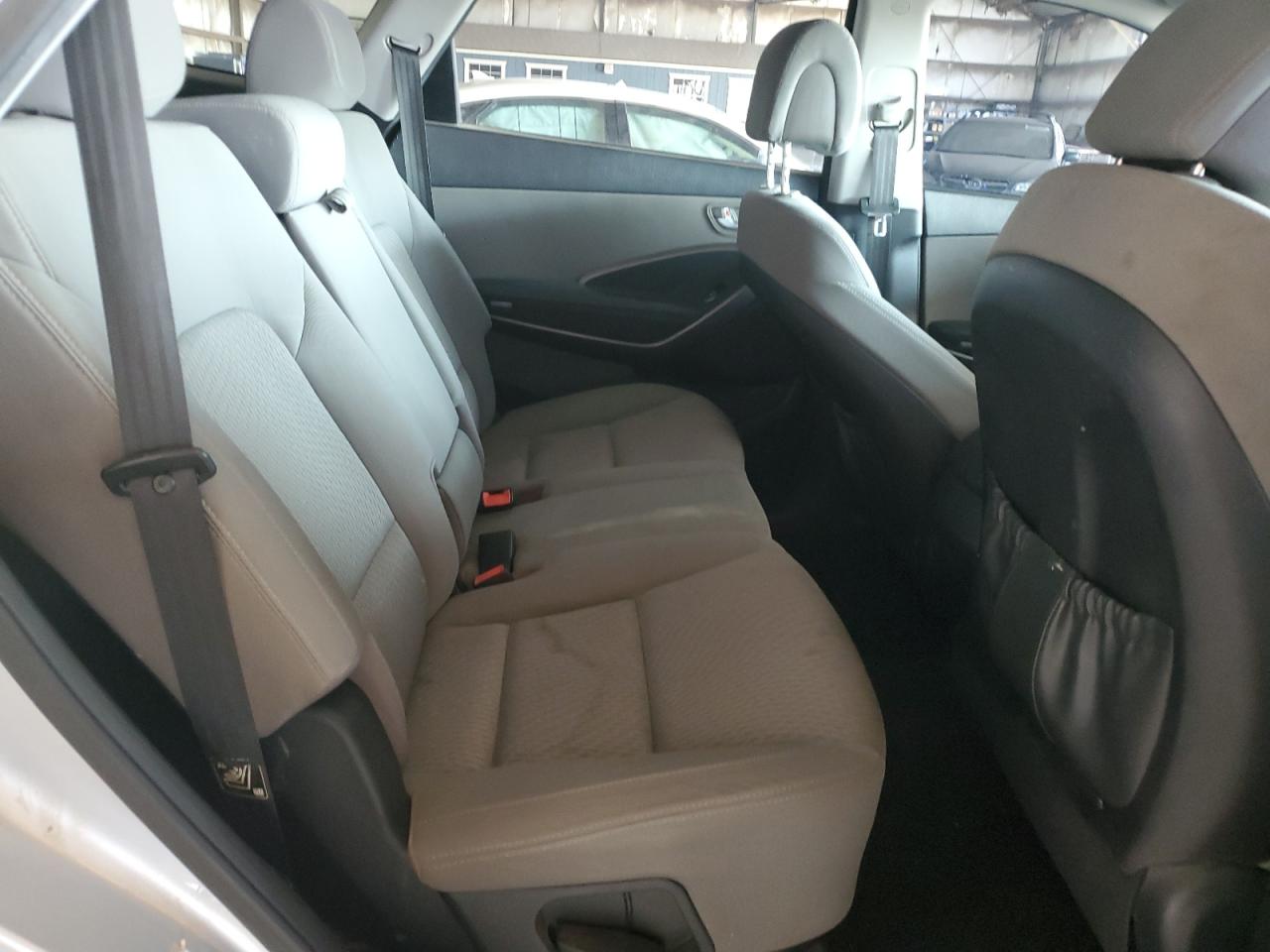 2017 Hyundai Santa Fe Se VIN: KM8SMDHF2HU228160 Lot: 64591255