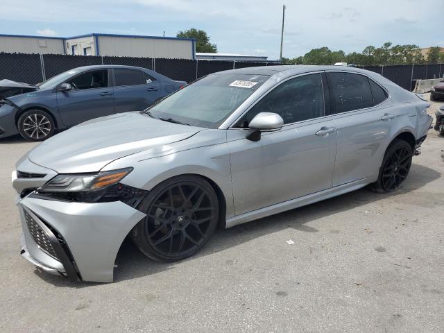  TOYOTA CAMRY 2021 Srebrny