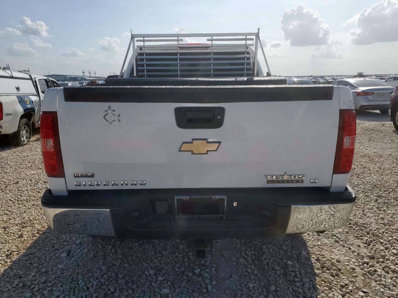 2010 Chevrolet Silverado C1500 Lt VIN: 1GCSCSE07AZ155629 Lot: 64328825