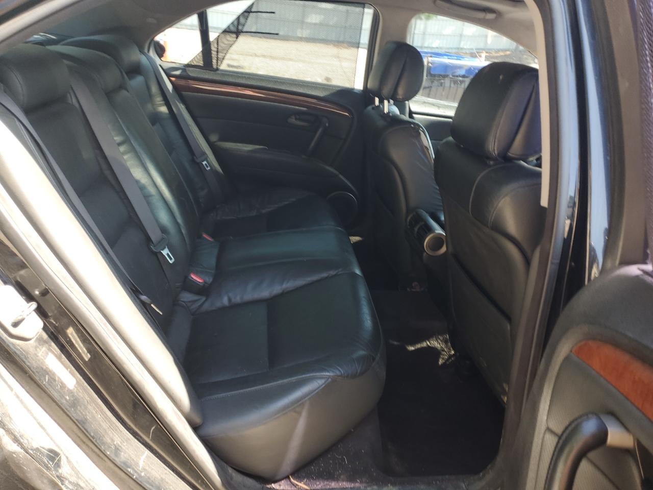 jh4kb16575c005602 JH4KB16575C005602 2005 Acura Rl