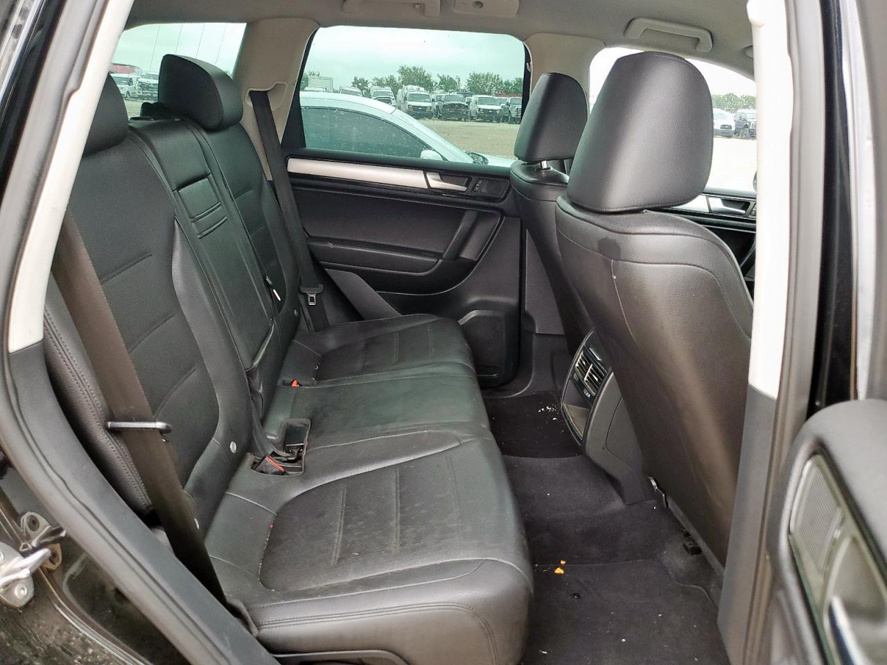 2013 Volkswagen Touareg V6 Tdi VIN: WVGEP9BP6DD005438 Lot: 63470755