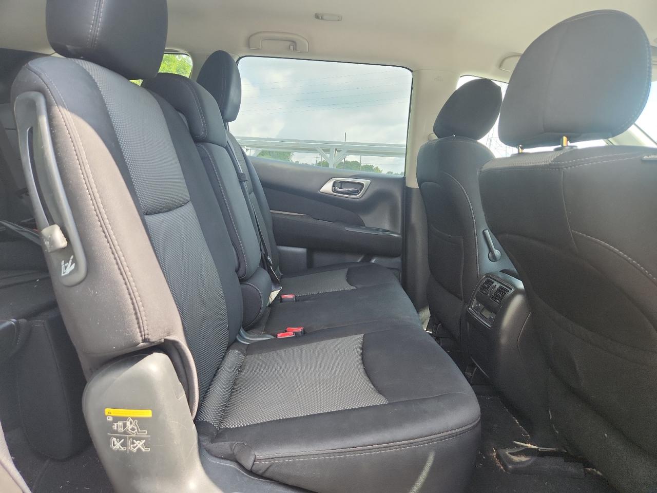 2017 Nissan Pathfinder S VIN: 5N1DR2MM1HC910262 Lot: 64934705